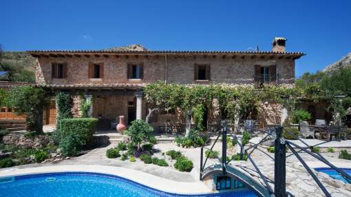 Country estate on a large plot in Andratx Country estate on a large plot in Andratx